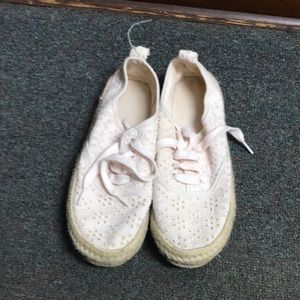 Divid H&M white flowered sneakers